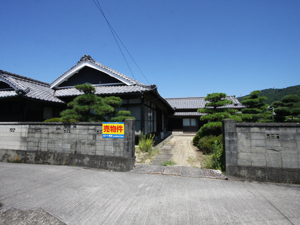伊予市上三谷甲2743-1