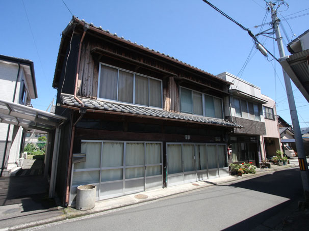 伊予市米湊801-4