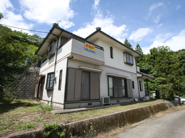伊予市三秋甲937-2