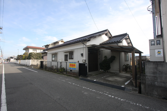 伊予郡松前町西古泉128-4