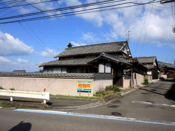 伊予市尾崎372-1