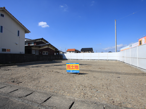 伊予市下吾川1604-2、1604-4