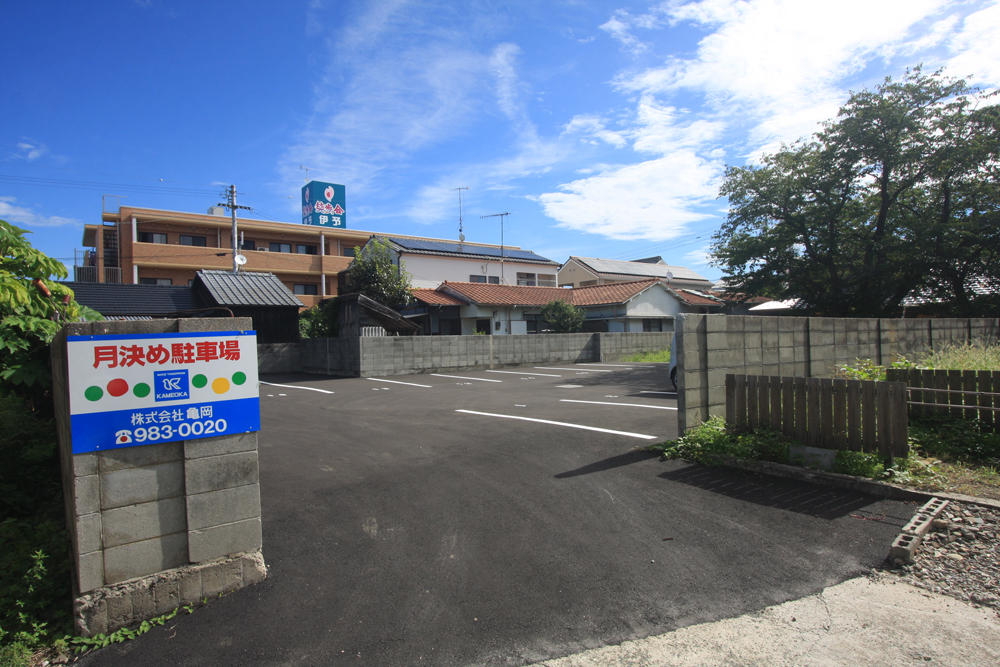 髙井様 駐車場