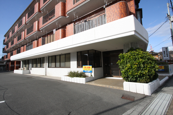 伊予シティハイツ1F　店舗