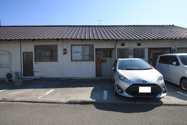 新川アパート2号室